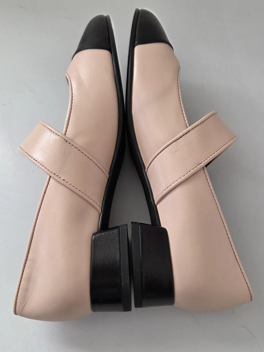 Tory Burch Cap-Toe Mary Jane Flats Shoes Size 6.5